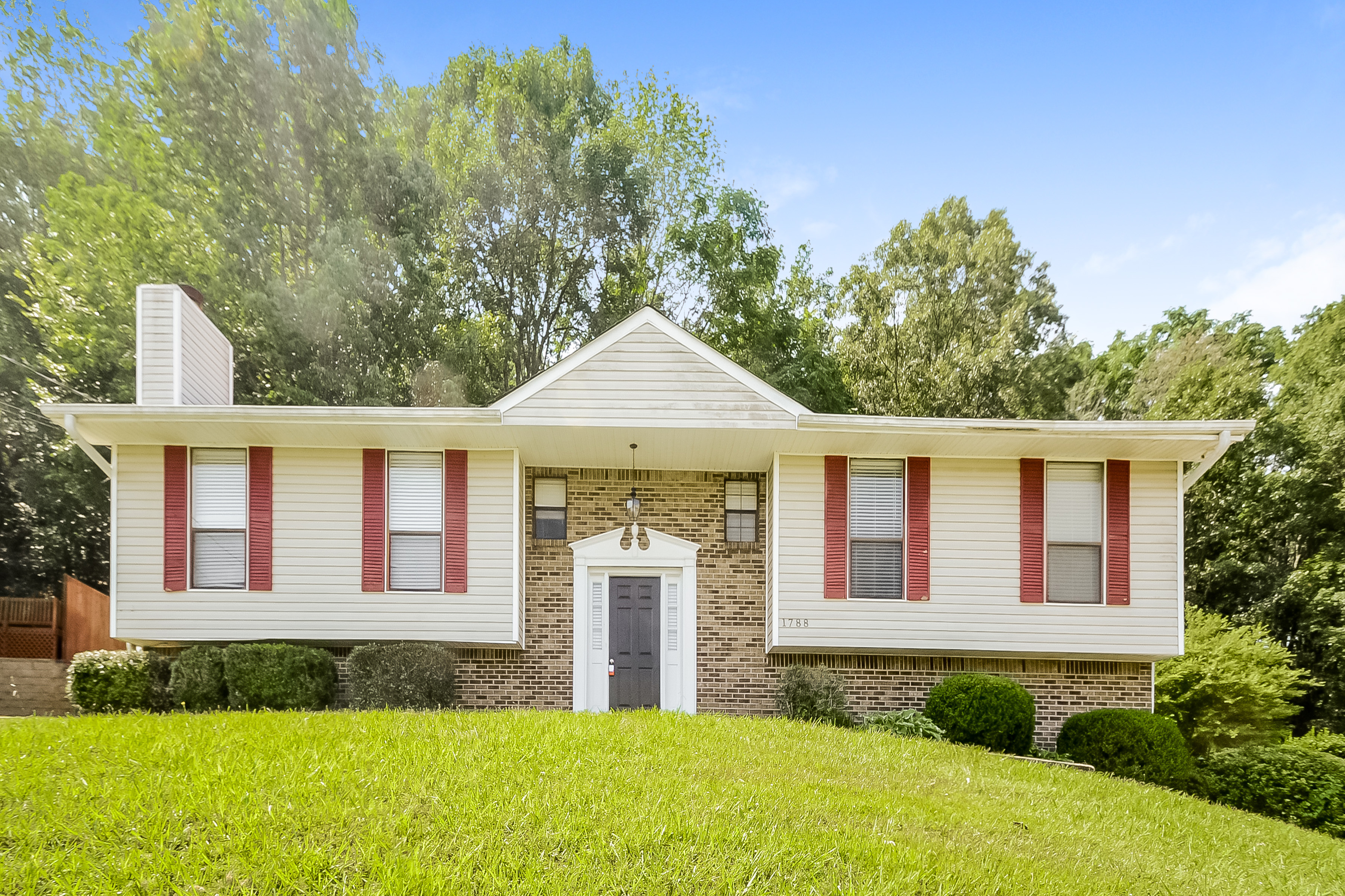 1788 Creely Dr Birmingham, AL 35235